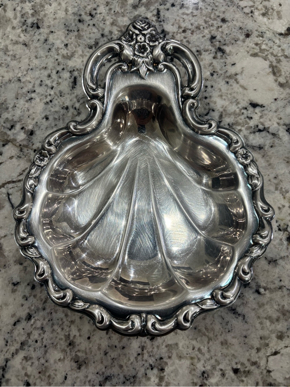 Vintage Ornate Silver Plated Clamshell Trinket Dish Shell Jewelry Tray VTG - Picture 3 of 11